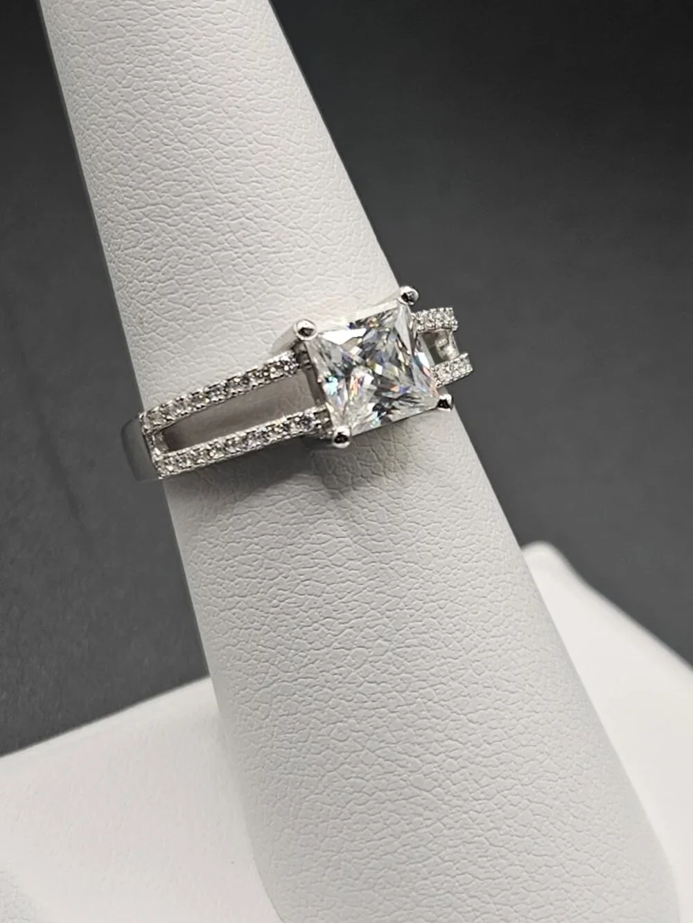925 Sterling Silver With Moissanite 1.38ctw Princess Cut Ring Size 6